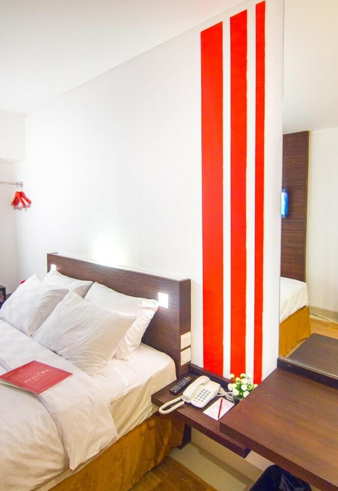 Redstar Hotel