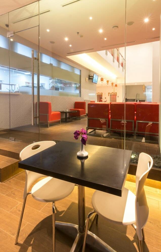Redstar Hotel