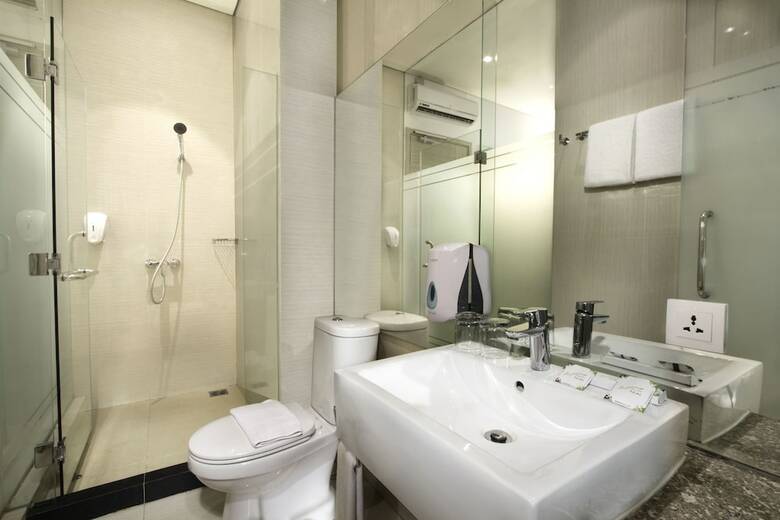Hotel Whiz Prime Kelapa Gading