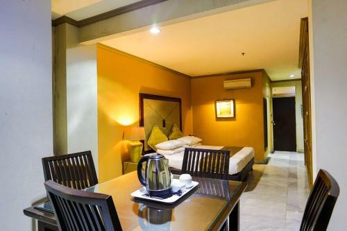 John's Pardede International Hotel