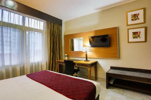 John's Pardede International Hotel