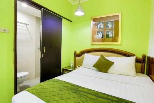John's Pardede International Hotel