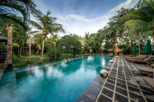 Flower Bud Bungalow Balangan