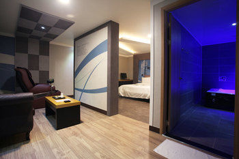 Luxe Hotel