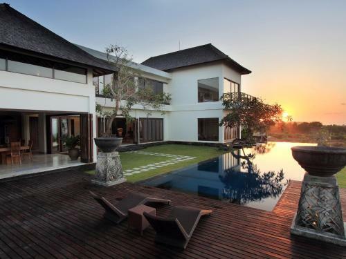 Awanti Villa
