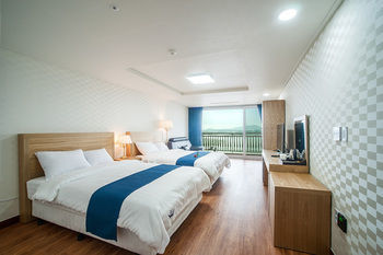 Breeze Bay Hotel