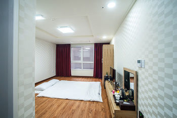 Breeze Bay Hotel