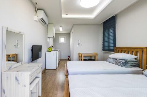 Jeju Bada Wi Olle Pension