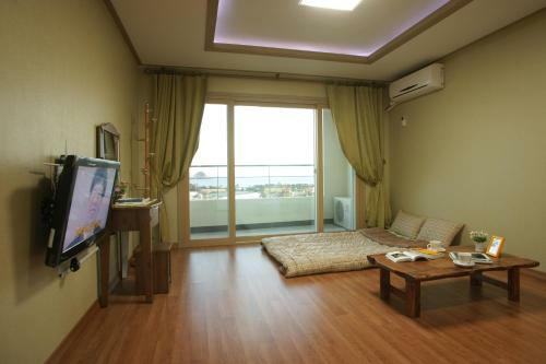 Jeju Bada Wi Olle Pension