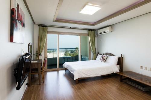 Jeju Bada Wi Olle Pension
