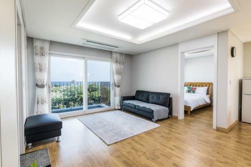 Jeju Bada Wi Olle Pension