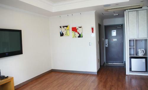 Tongyeong Bay Condo Hotel