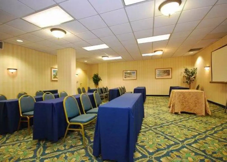 Hotel Clarion Inn & Suites Miami Airport