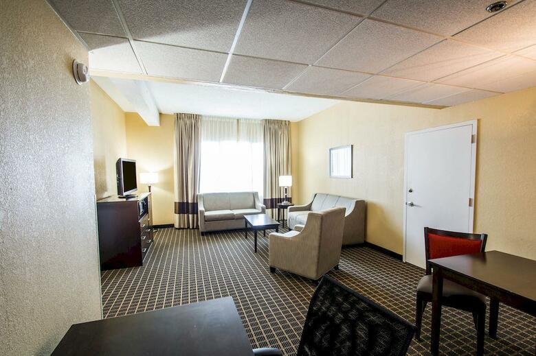 Hotel Clarion Inn & Suites Miami Airport