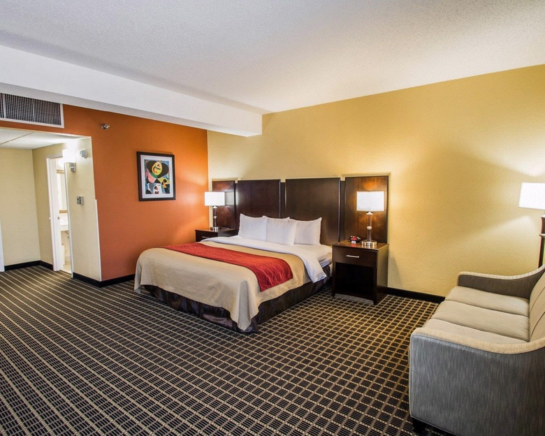 Hotel Clarion Inn & Suites Miami Airport