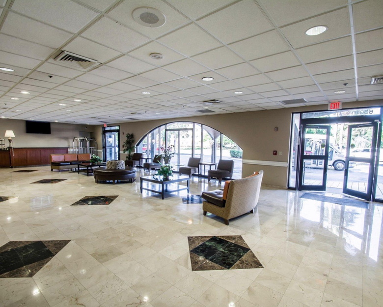Hotel Clarion Inn & Suites Miami Airport