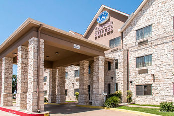 Hotel Comfort Suites I-35 North