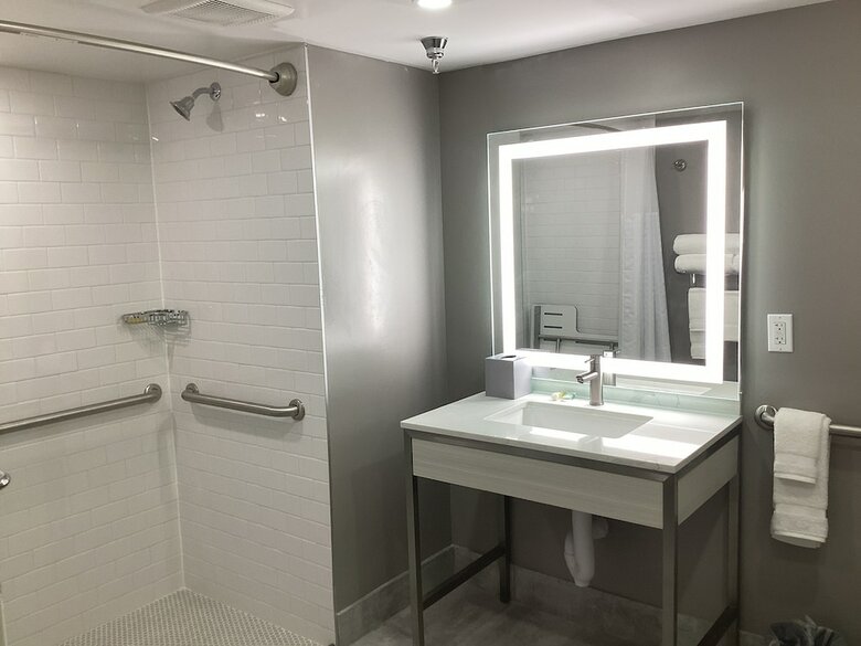 Hotel Quality Inn - West
