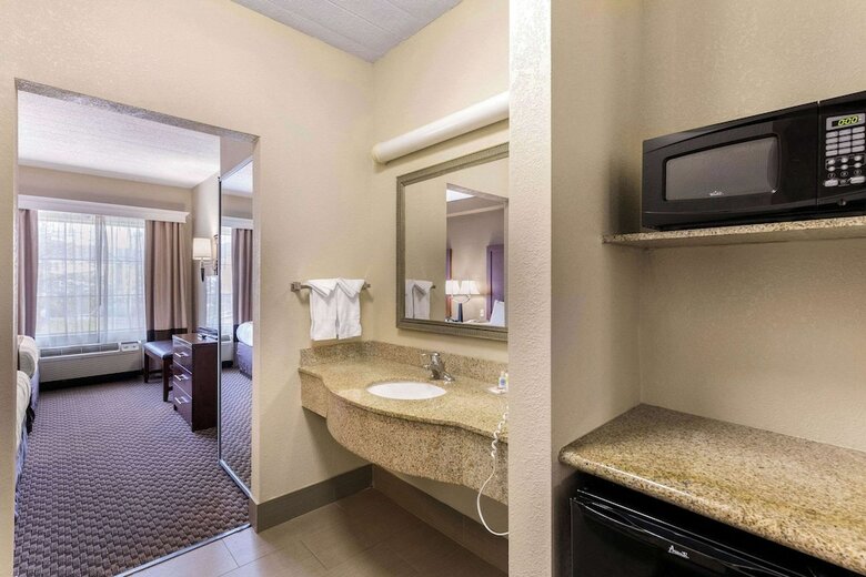 Hotel Comfort Suites Columbia Gateway