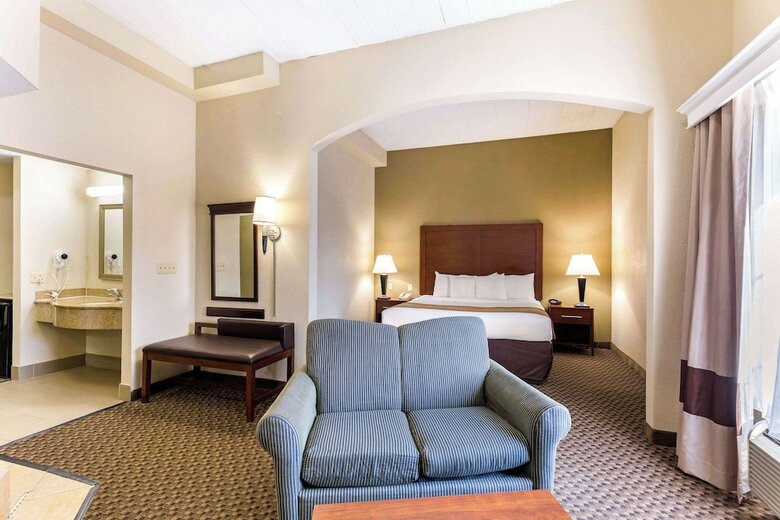 Hotel Comfort Suites Columbia Gateway