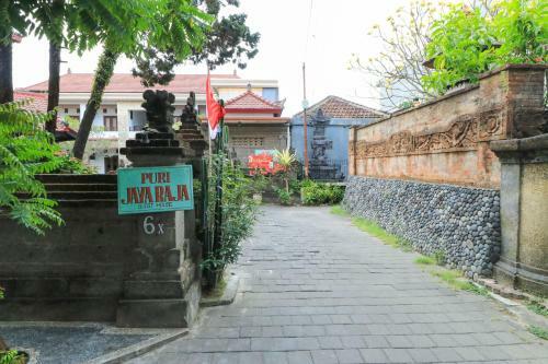 Hostal Puri Jayaraja Guest House