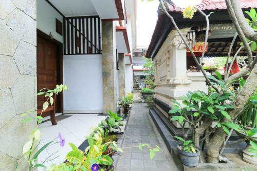 Hostal Puri Jayaraja Guest House