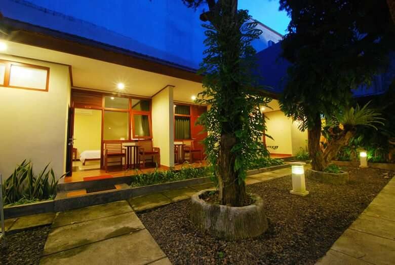 Hotel Yulia Beach Inn Kuta