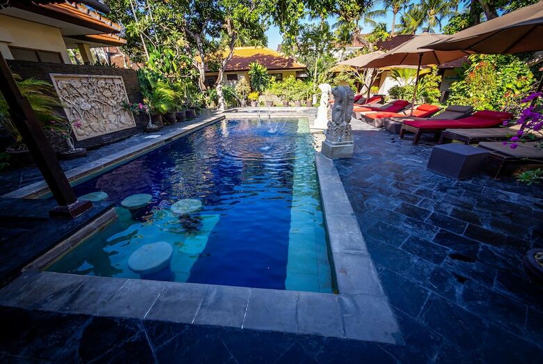 Hotel Yulia Beach Inn Kuta