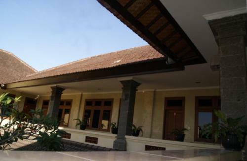 Hostal Puri Bunga Inn