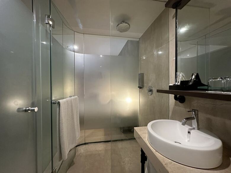 J Boutique Hotel