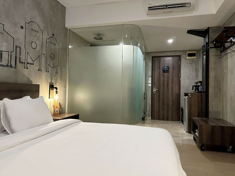 J Boutique Hotel