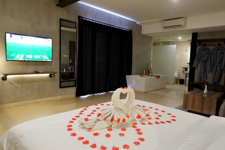 J Boutique Hotel