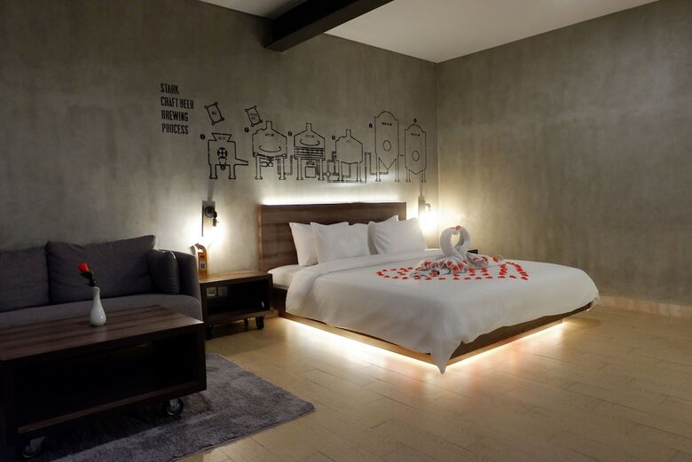 J Boutique Hotel