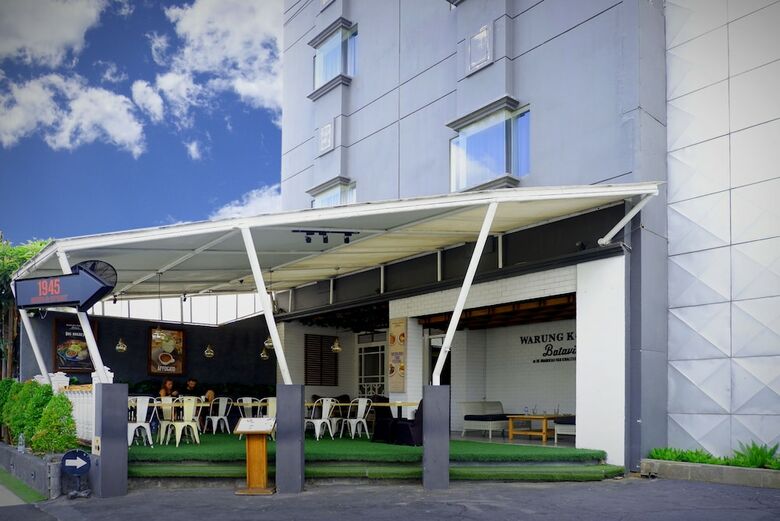 J Boutique Hotel
