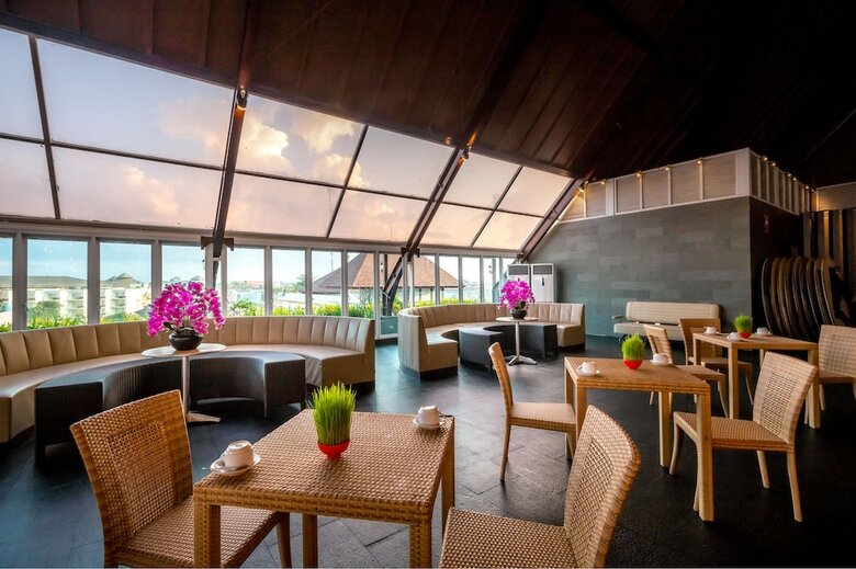 Kutabex Beachfront Hotel