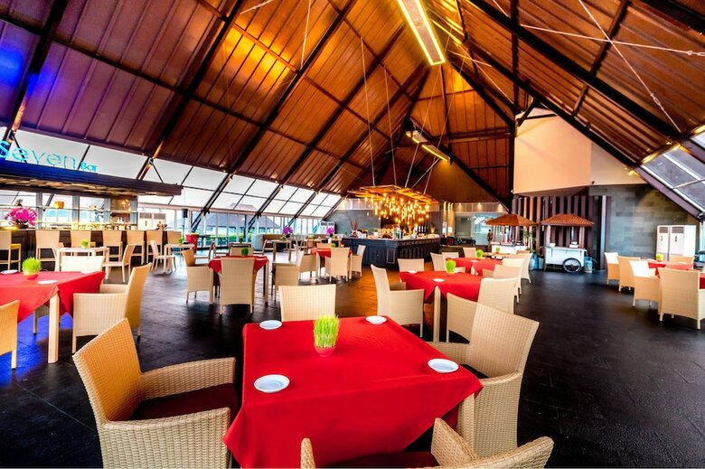 Kutabex Beachfront Hotel