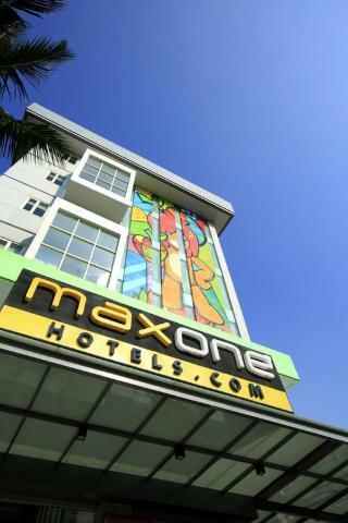 Hotel Maxonehotels At Malang