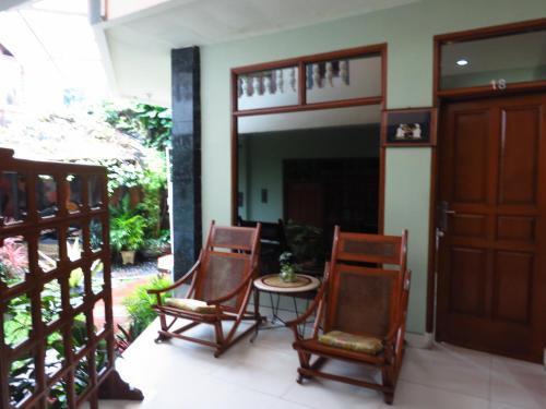 Hostal Enny's Guest House