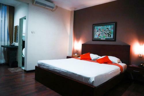 Helios Hotel