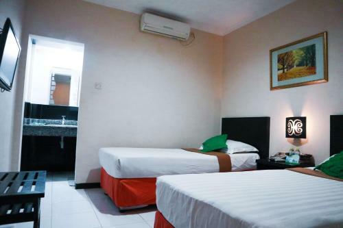 Helios Hotel