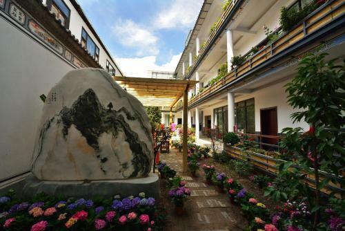 Posada Jue Se Garden Theme Inn