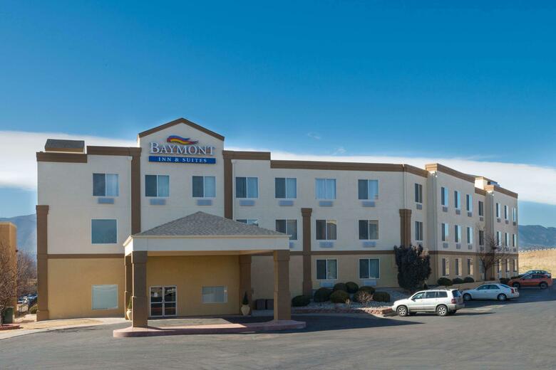 Hotel Comfort Suites North Academy