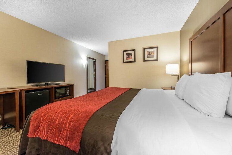 Hotel Comfort Inn & Suites