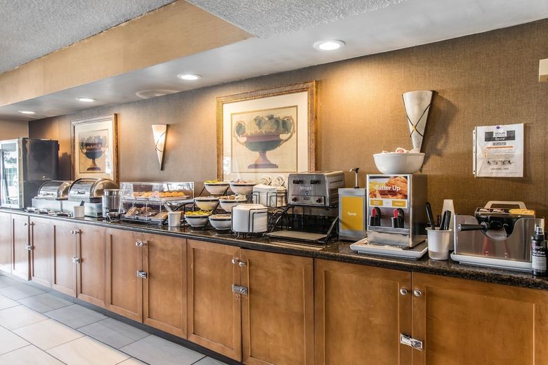 Hotel Comfort Inn & Suites