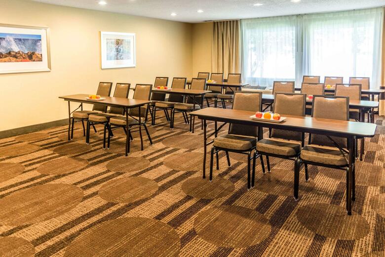 Hotel Comfort Inn West