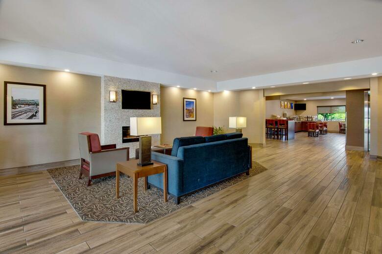 Hotel Comfort Inn Airport