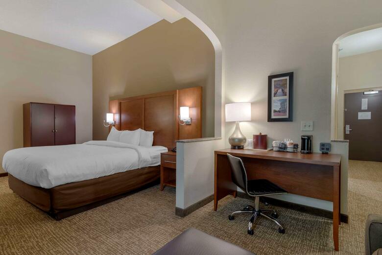 Hotel Comfort Suites