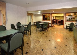 Hotel Comfort Inn & Suites
