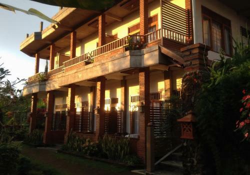 Hostal Karang Sari Guesthouse & Restaurant