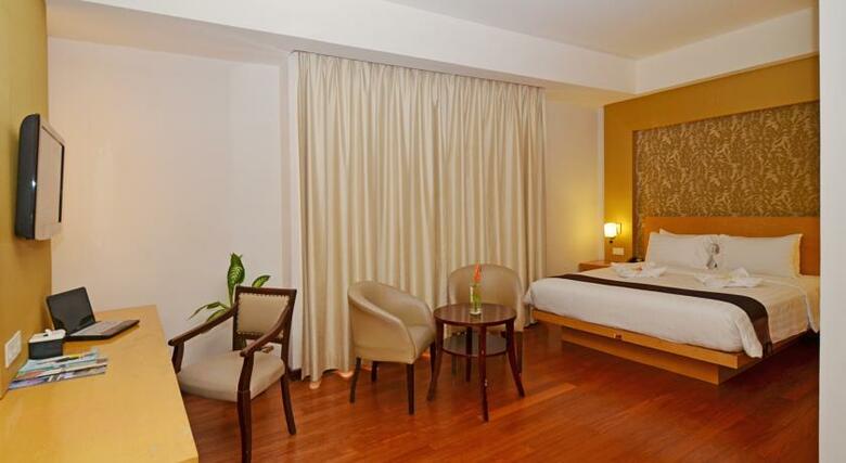 The Axana Hotel - Padang